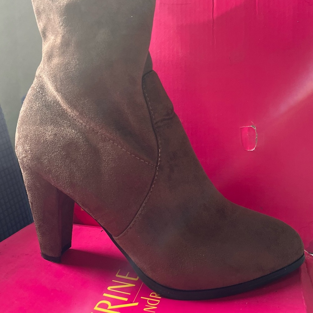 Catherine Malandrino Chocolate Suede Heeled Boots